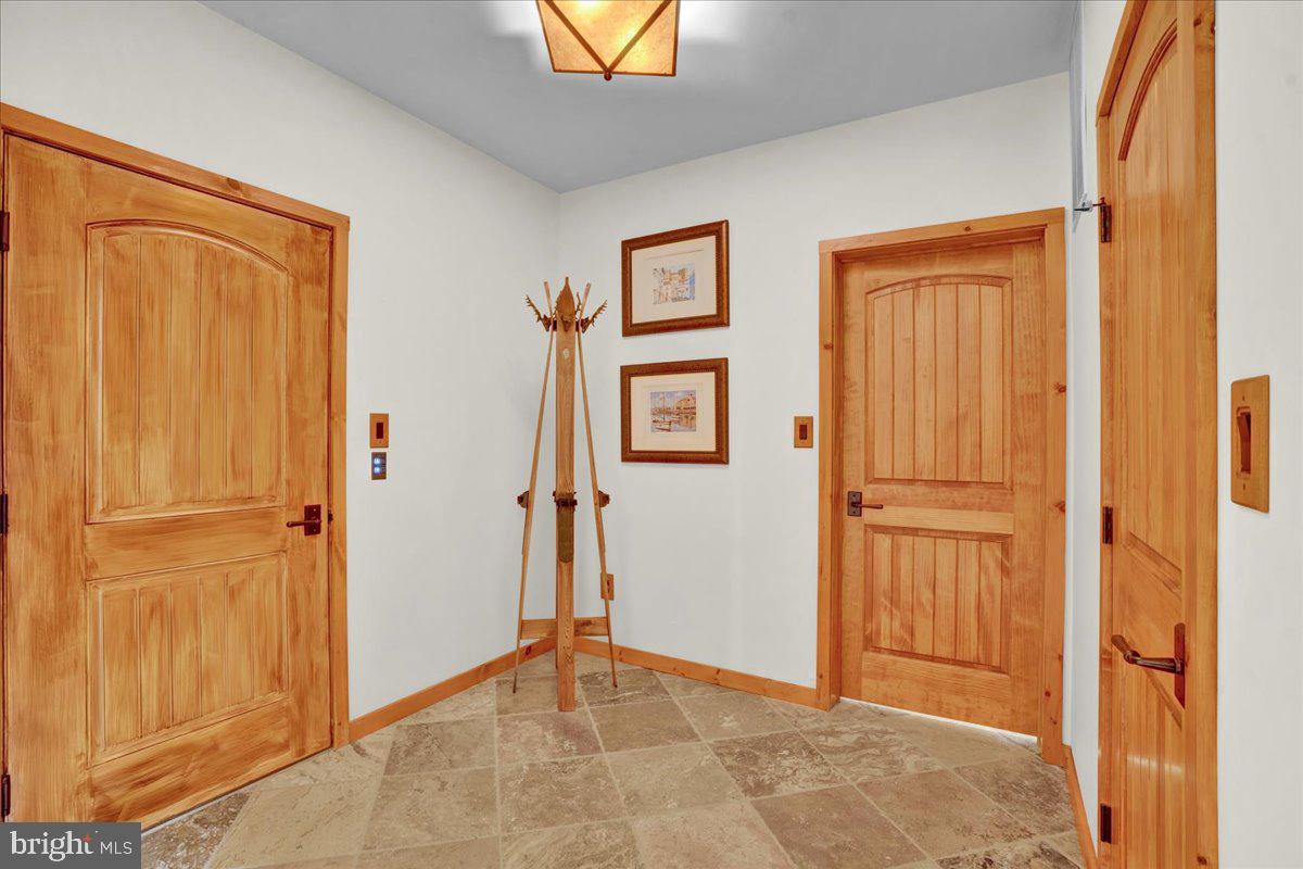 EAGLE ROCK RESORT - Residential