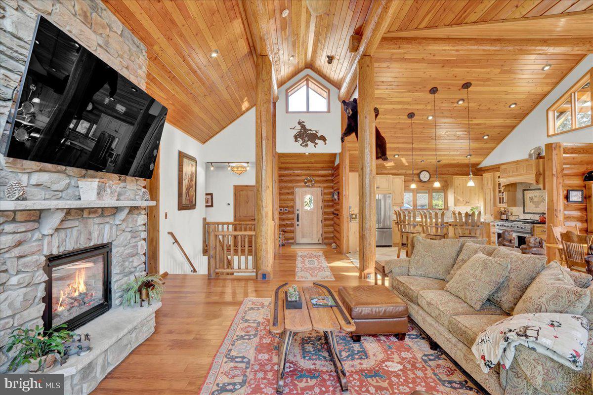 EAGLE ROCK RESORT - Residential