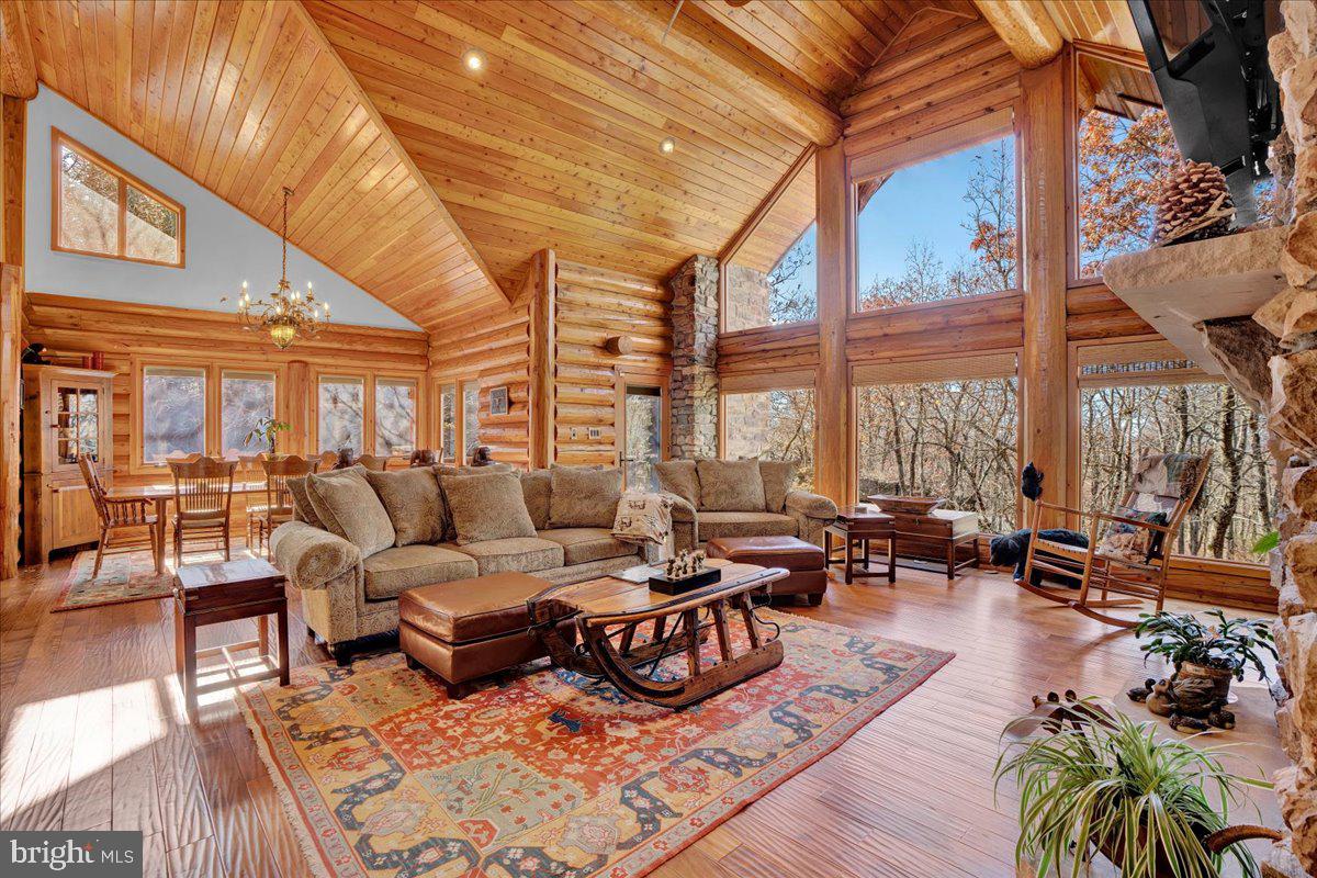 EAGLE ROCK RESORT - Residential