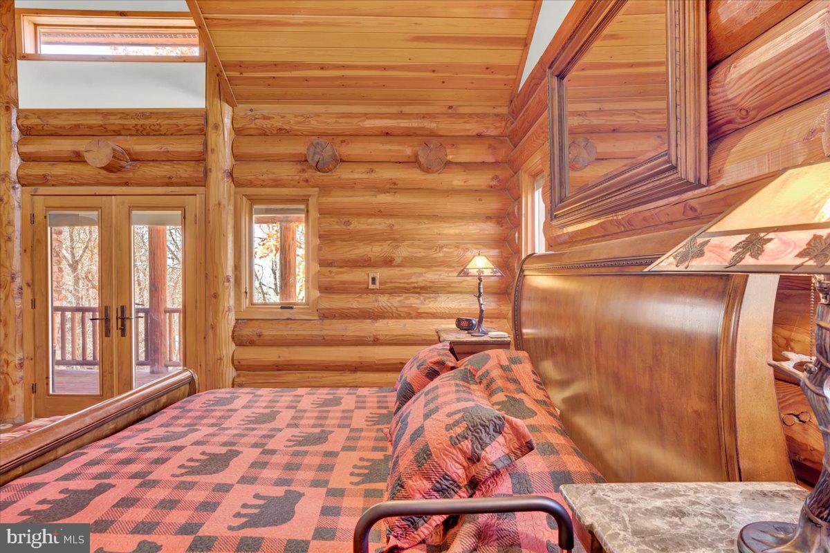 EAGLE ROCK RESORT - Residential