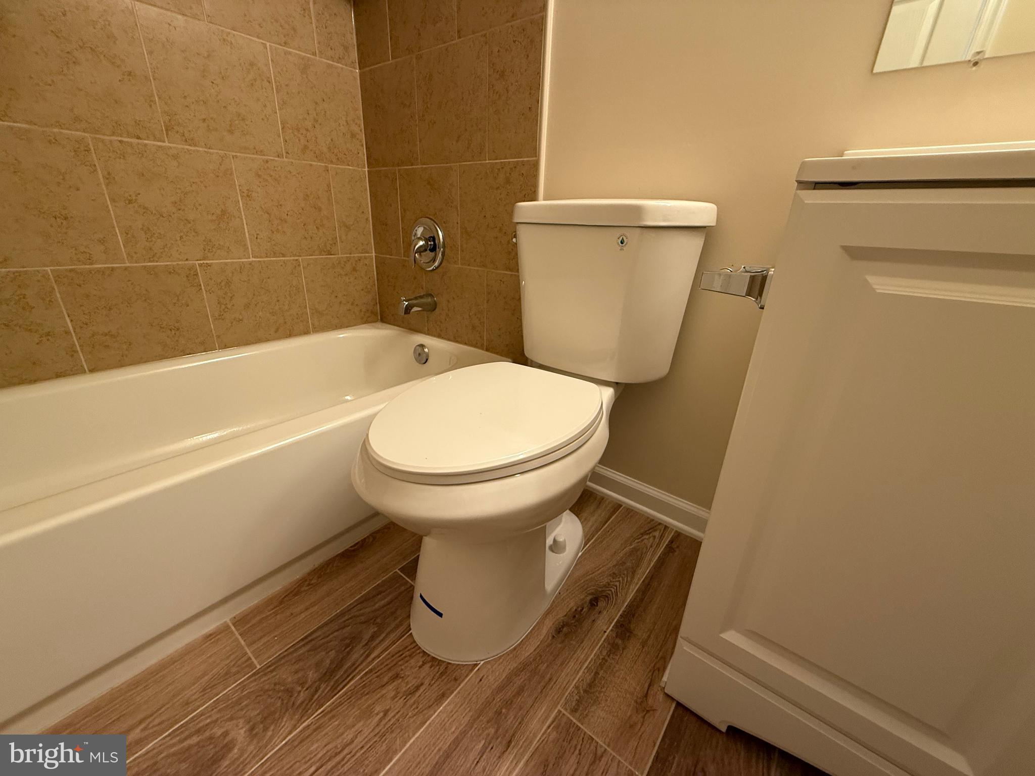 BARKLEY WOODS - Residential Lease