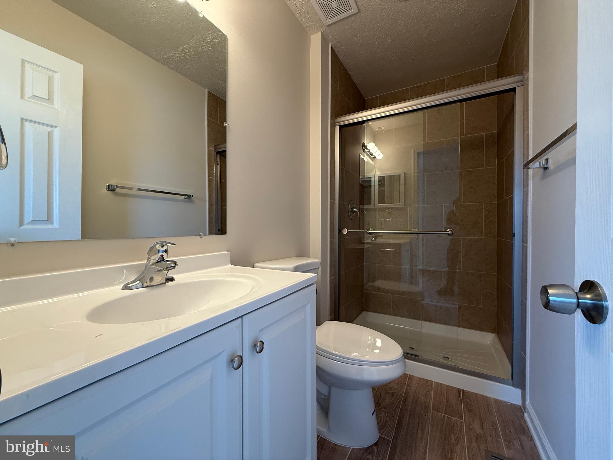 BARKLEY WOODS - Residential Lease