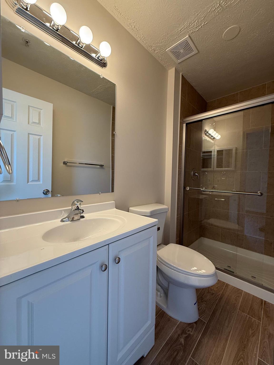 BARKLEY WOODS - Residential Lease