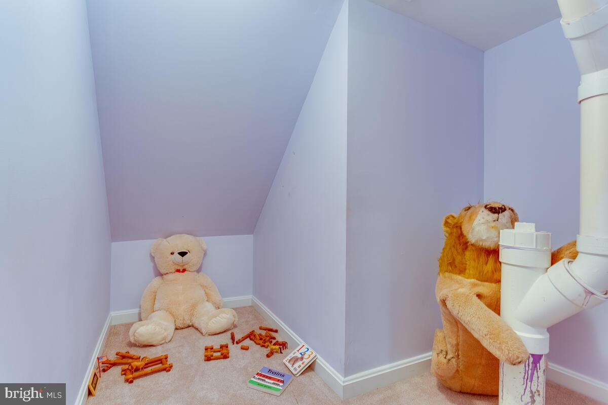 EDGEWOOD - Residential