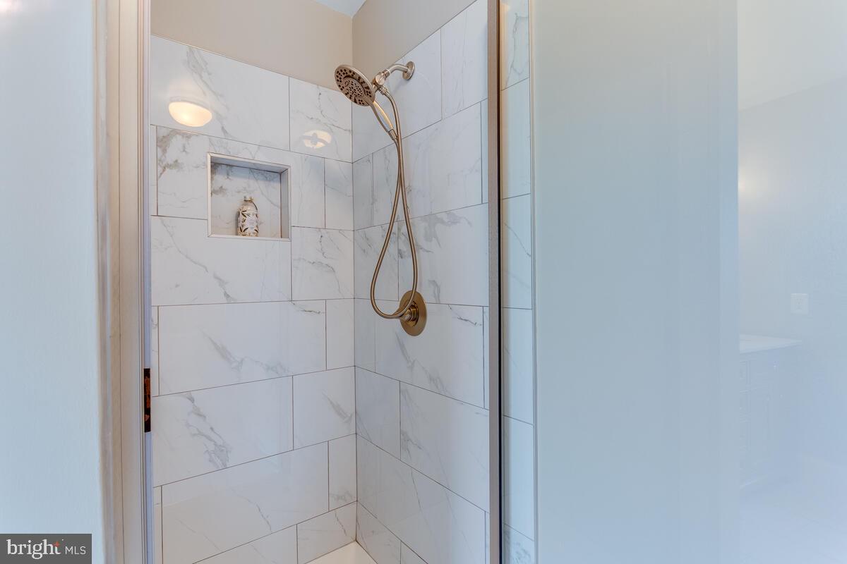 EDGEWOOD - Residential