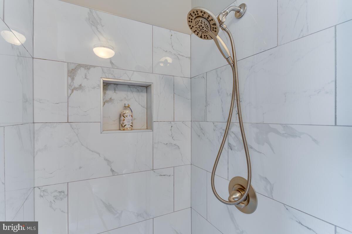 EDGEWOOD - Residential