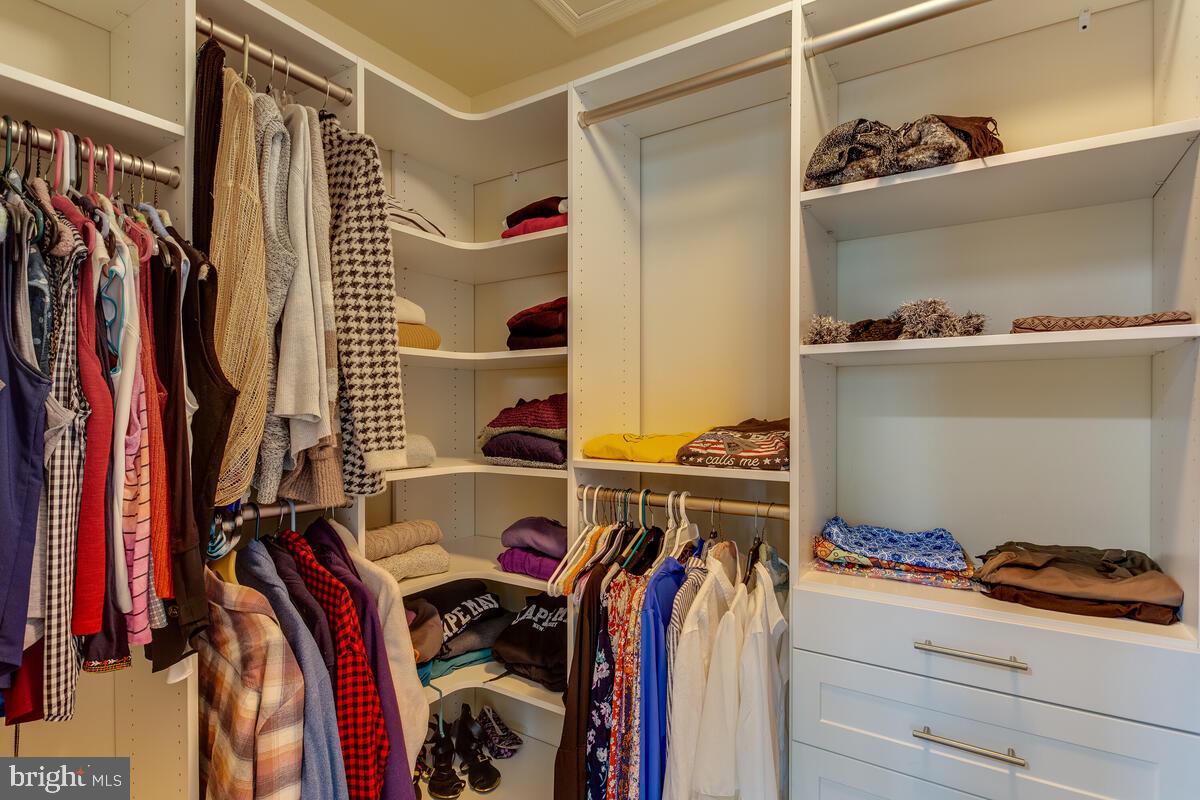 EDGEWOOD - Residential