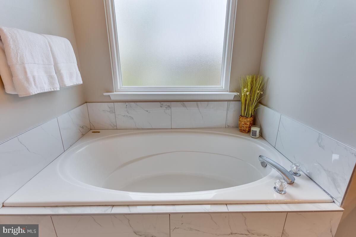 EDGEWOOD - Residential