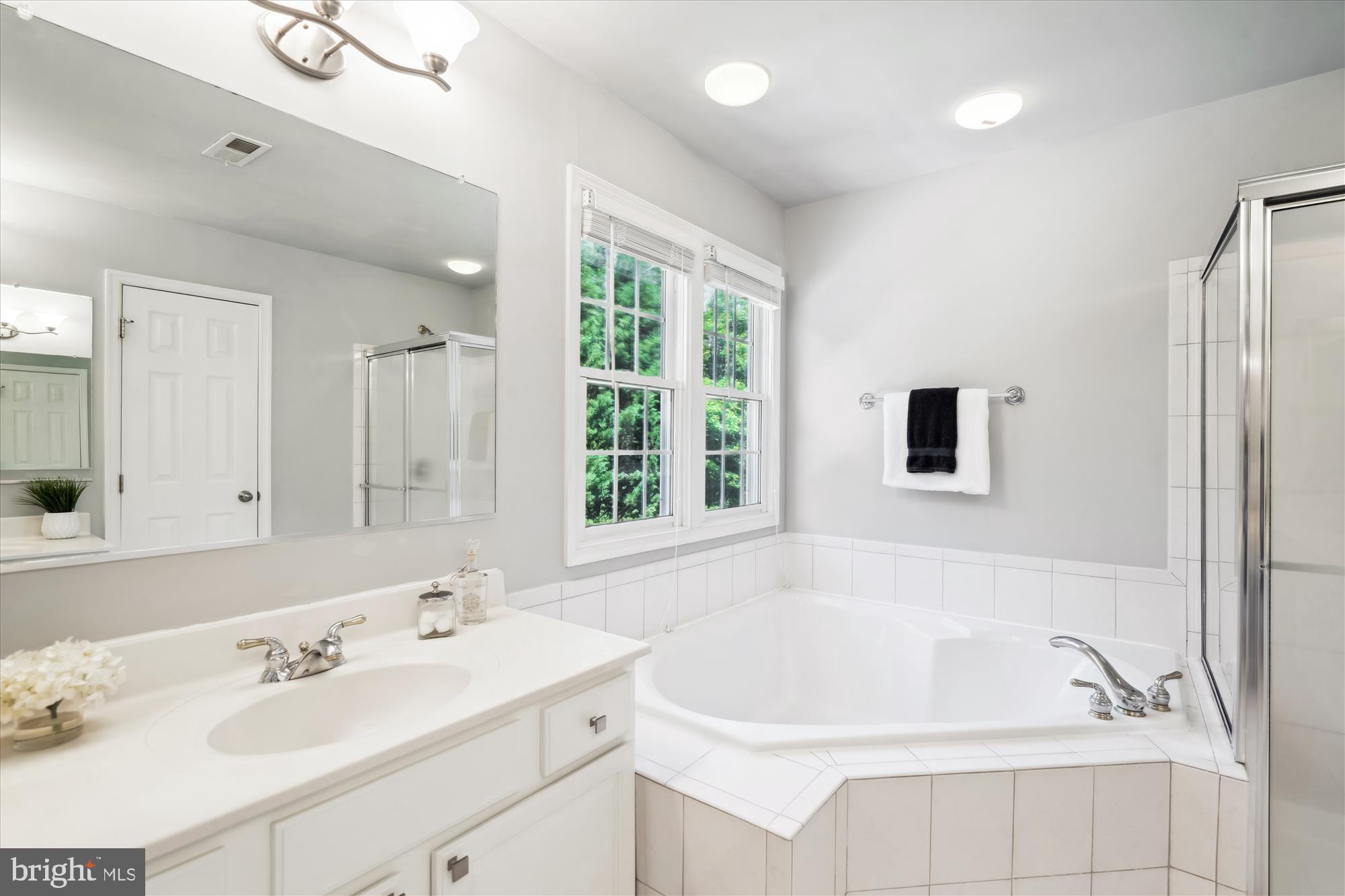 ASHLEIGH KNOLLS - Residential