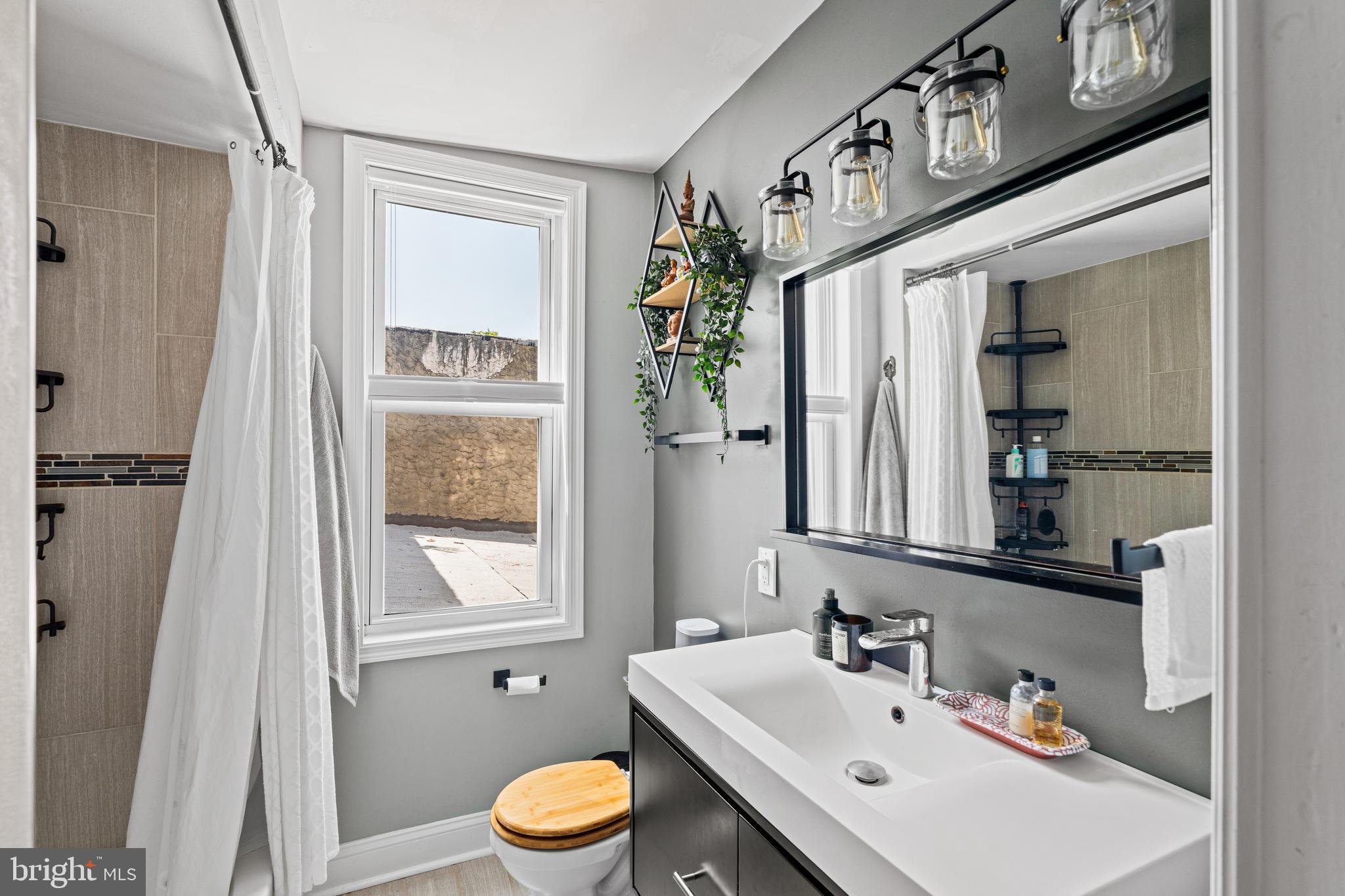 DICKINSON NARROWS - Residential