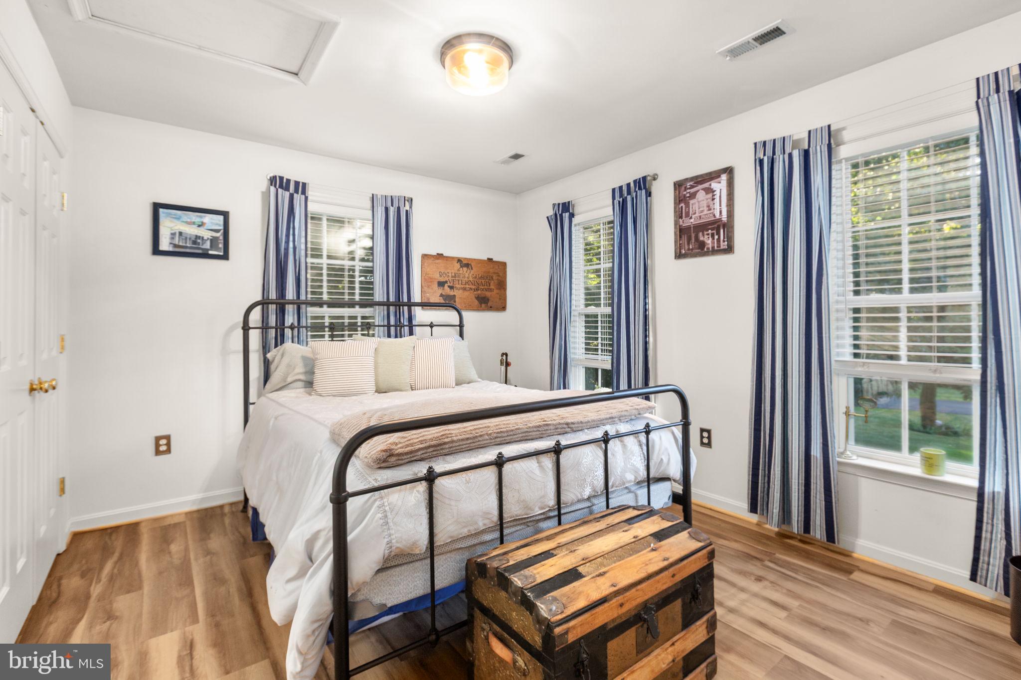 SOUTH WOODS - Residential