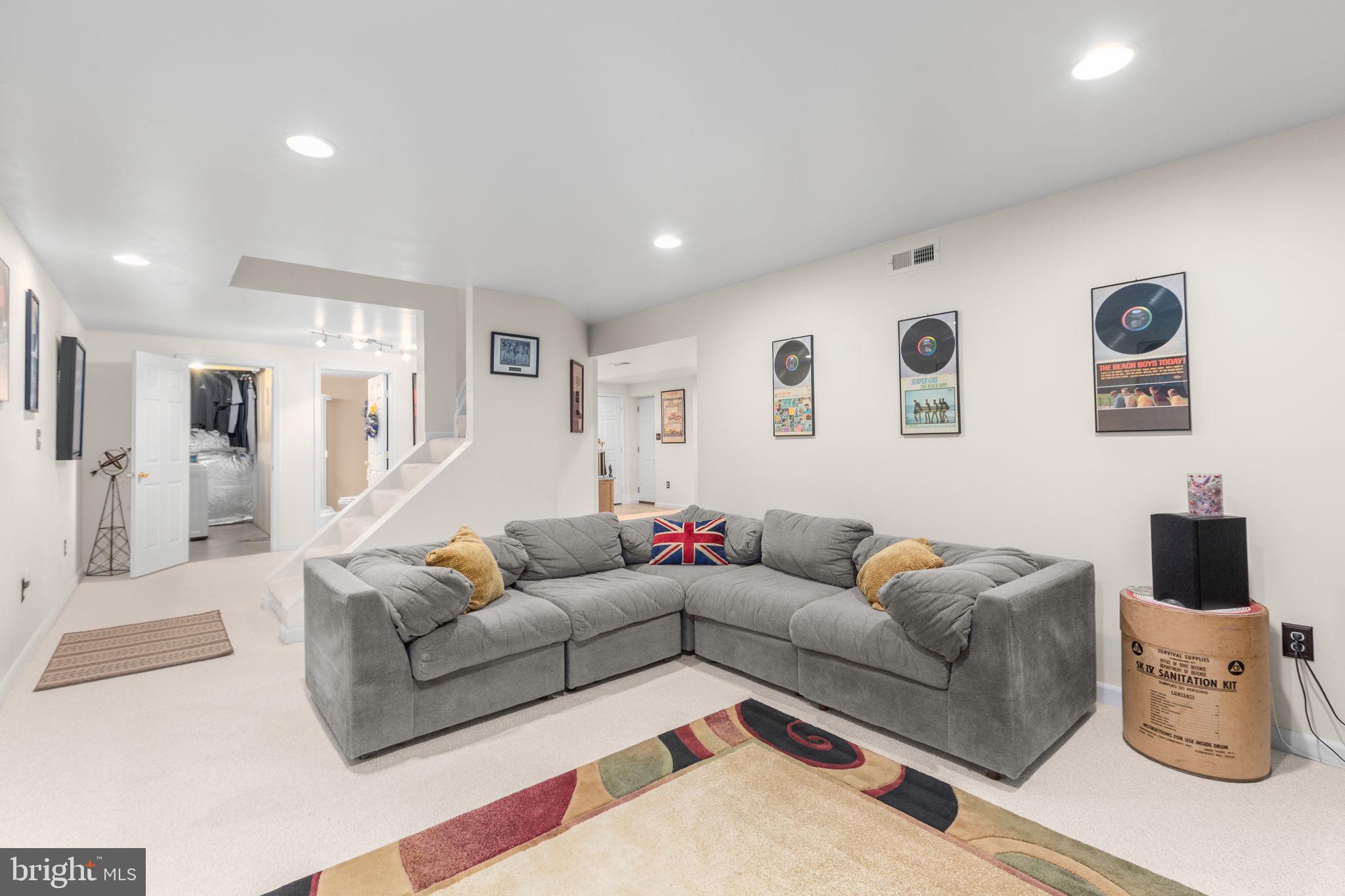 SOUTH WOODS - Residential