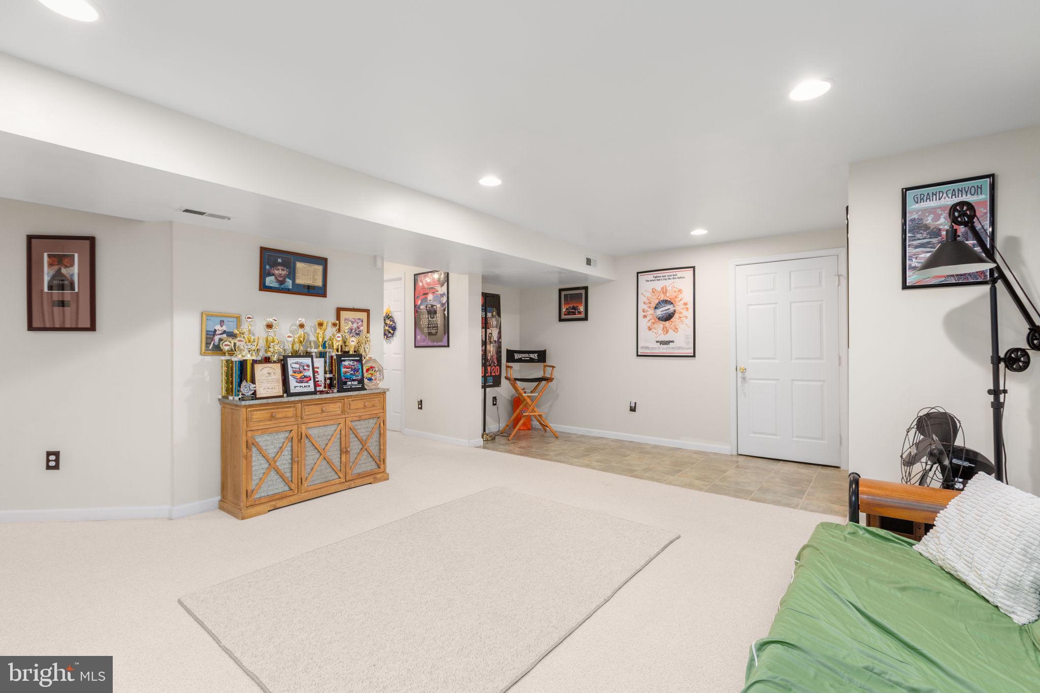 SOUTH WOODS - Residential