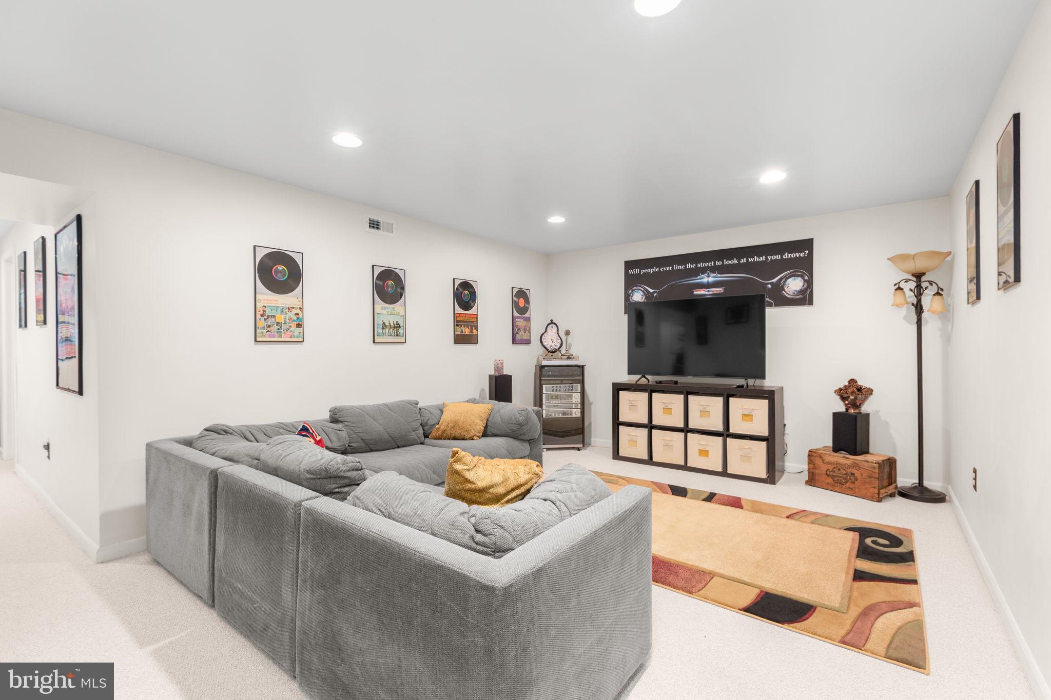 SOUTH WOODS - Residential