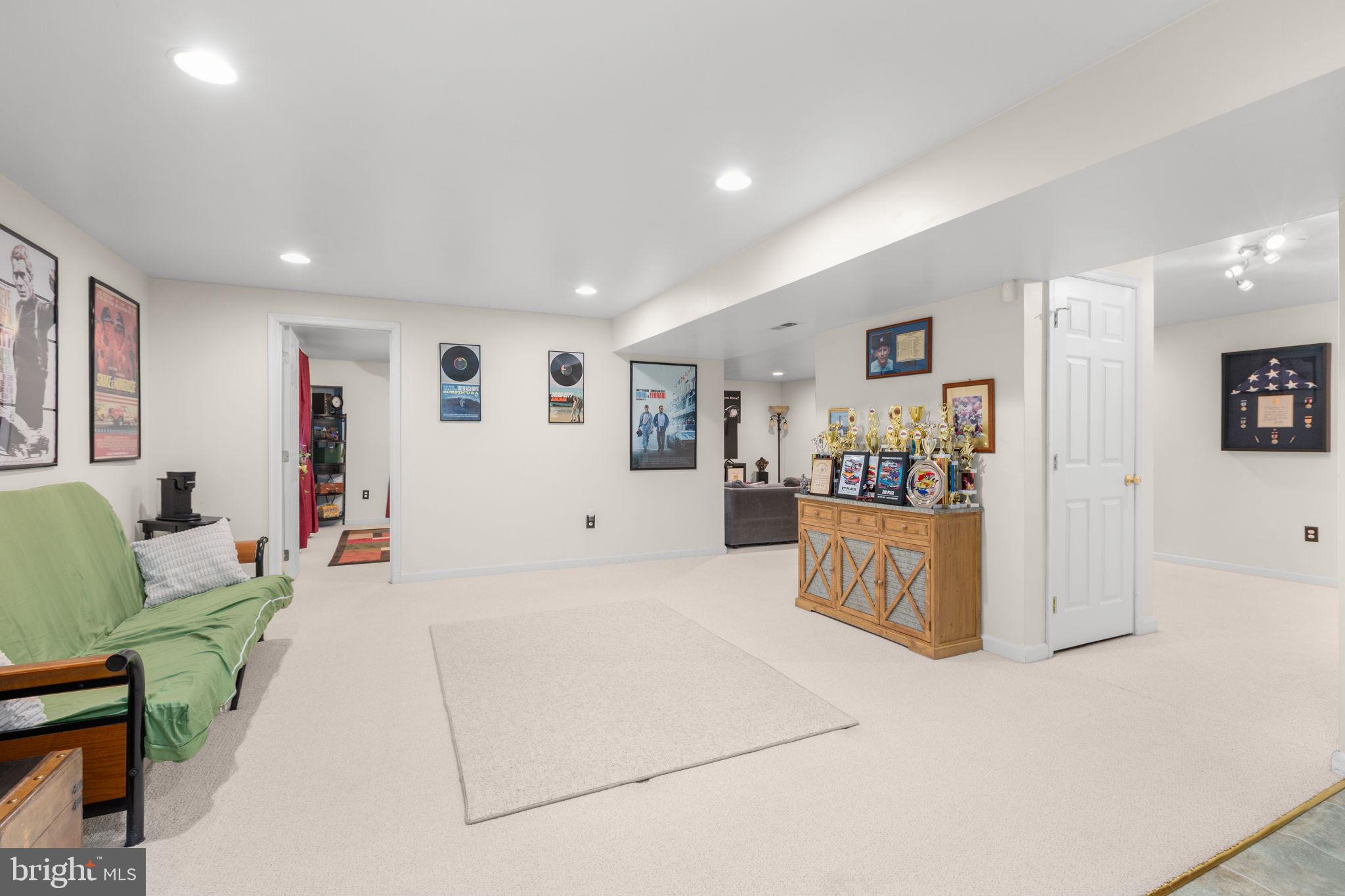 SOUTH WOODS - Residential