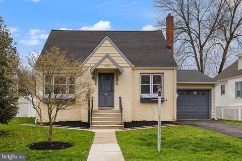 Homes For Sale - 1302 W High Street<br/> Camden County, HADDON HEIGHTS, NJ 08035