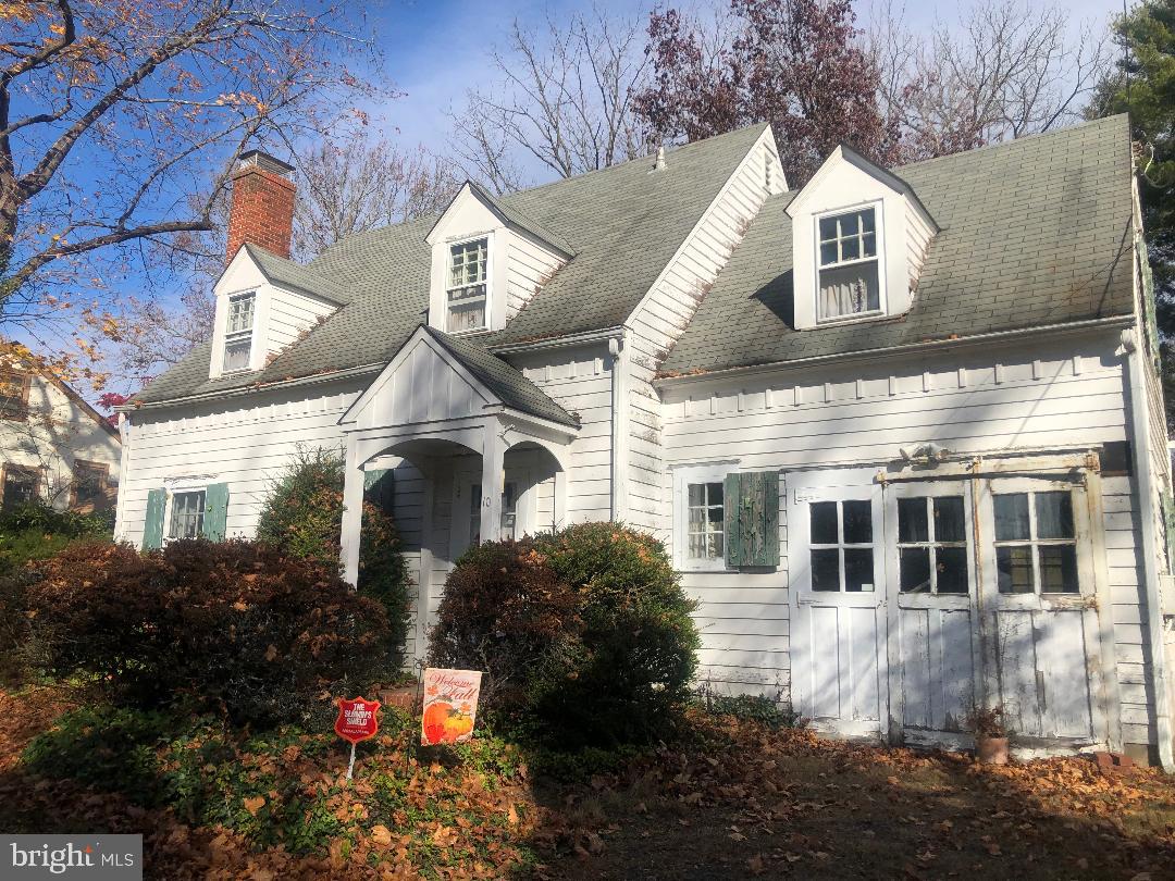 SILVER LAKE MANOR - Residential