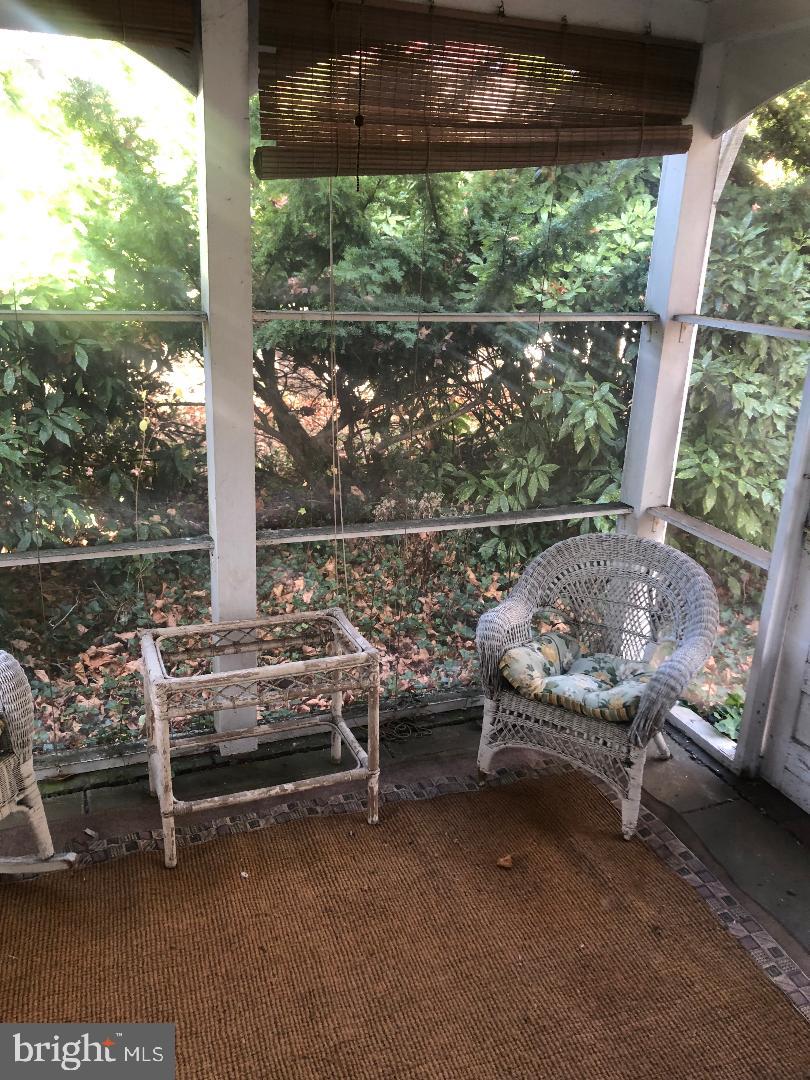 SILVER LAKE MANOR - Residential