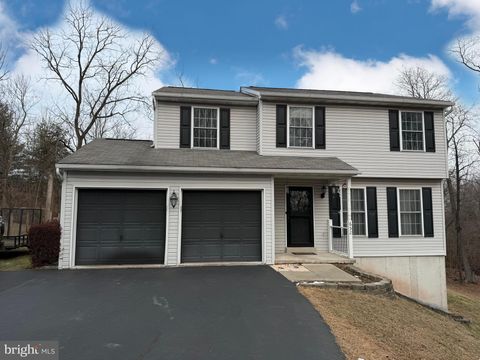 Photo of 652 Upland Street, POTTSTOWN, PA 19464 (MLS # PAMC2164872)