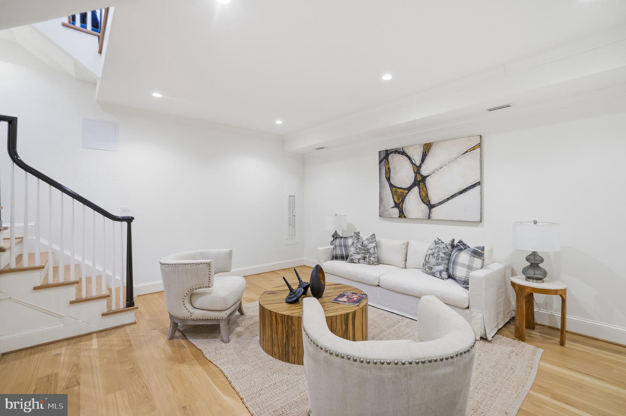 GEORGETOWN - Residential