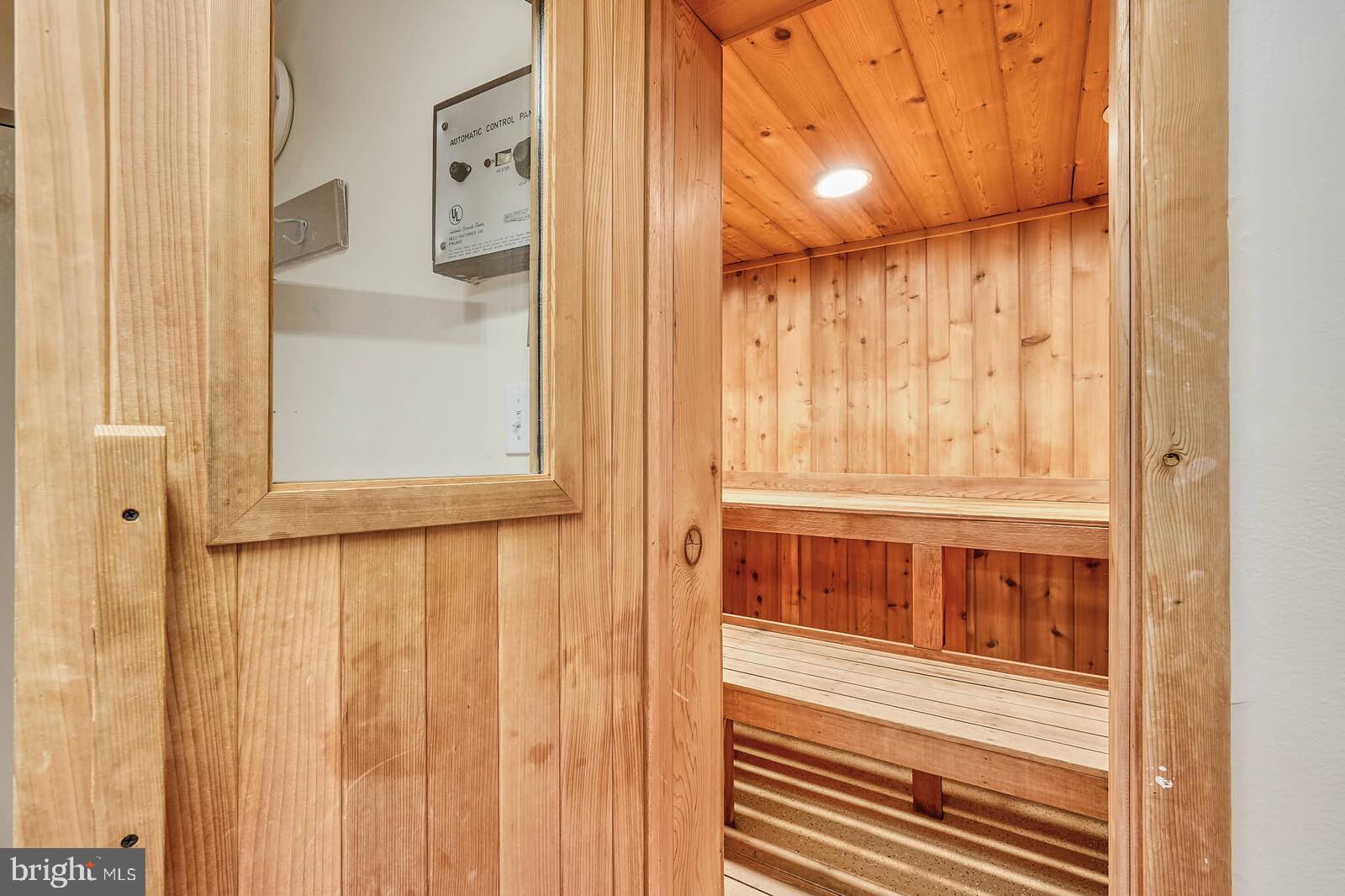 THE ELIZABETH - Residential