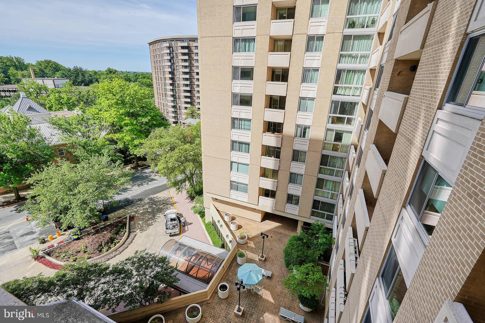 THE ELIZABETH - Residential