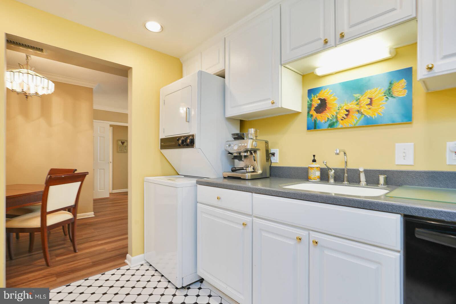 THE ELIZABETH - Residential