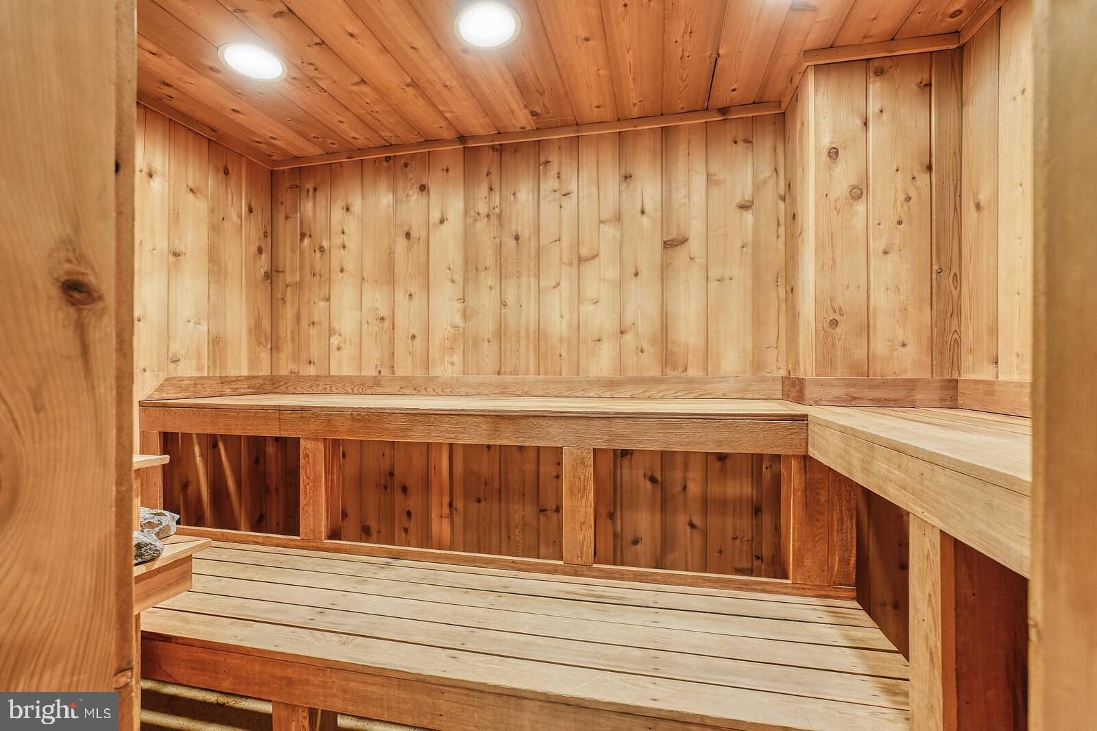 THE ELIZABETH - Residential