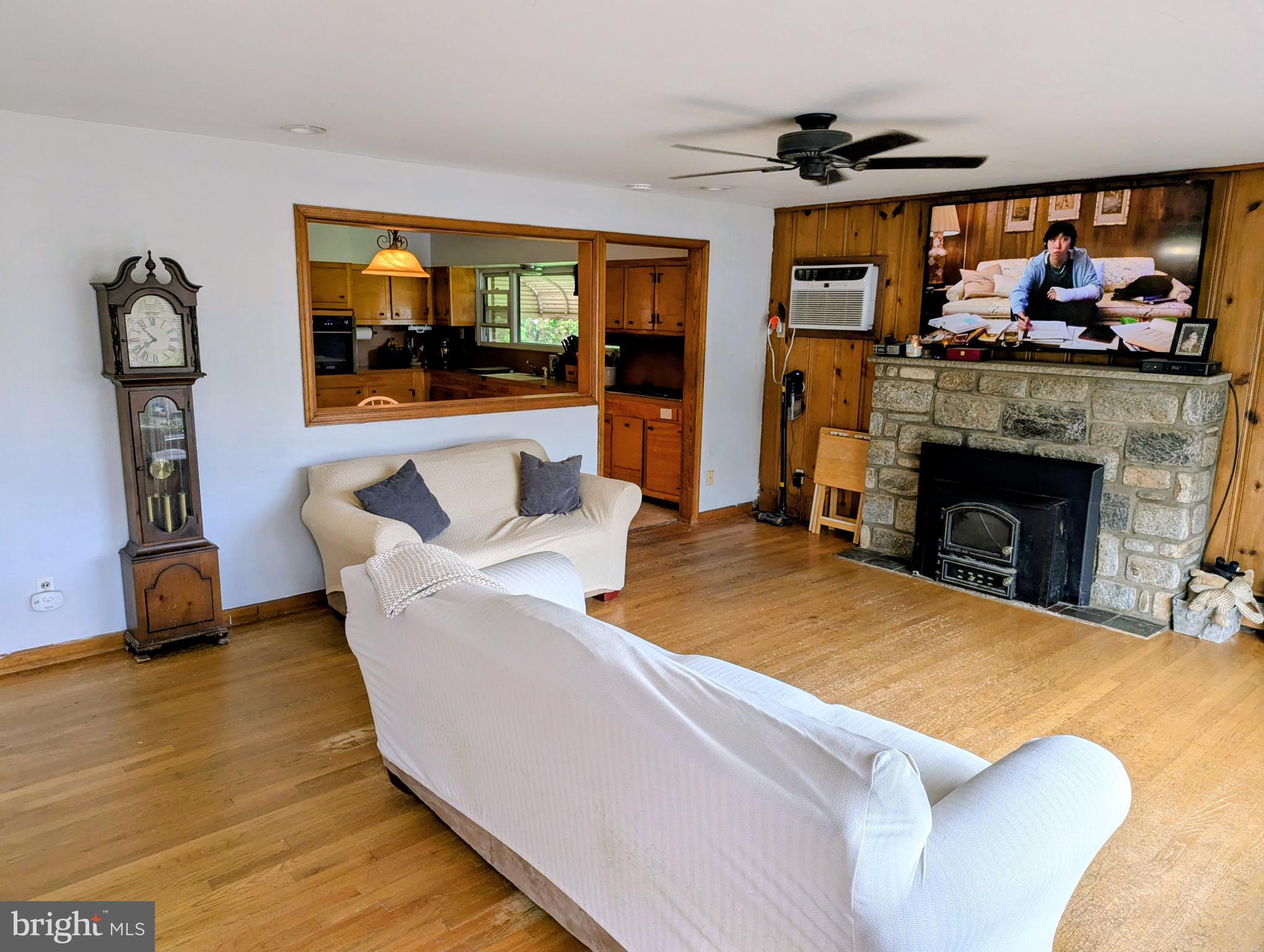 158 RIDGE BOULEVARD