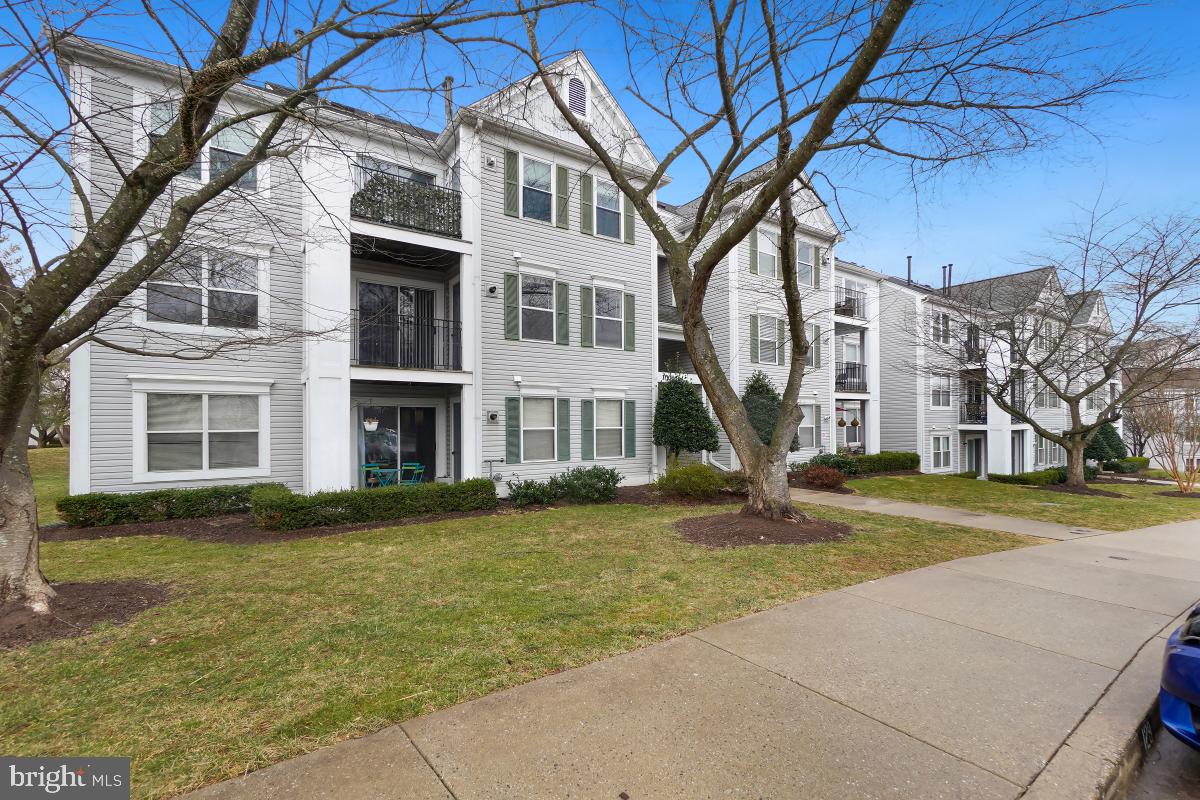 10016 VANDERBILT CIRCLE 5