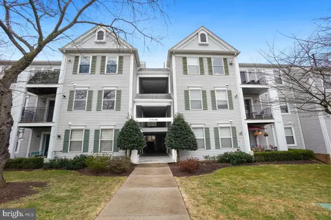 10016 Vanderbilt Circle Unit 5, Rockville, MD MLS: MDMC2179122