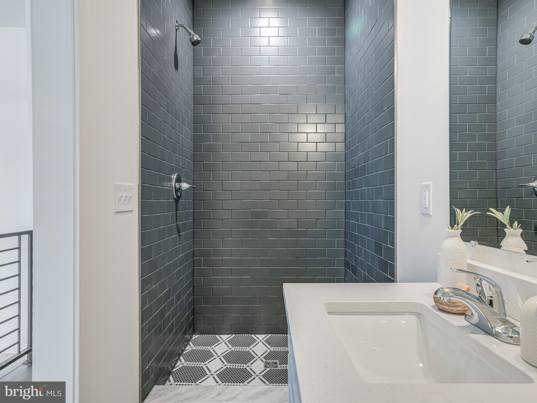 PORT RICHMOND - Residential