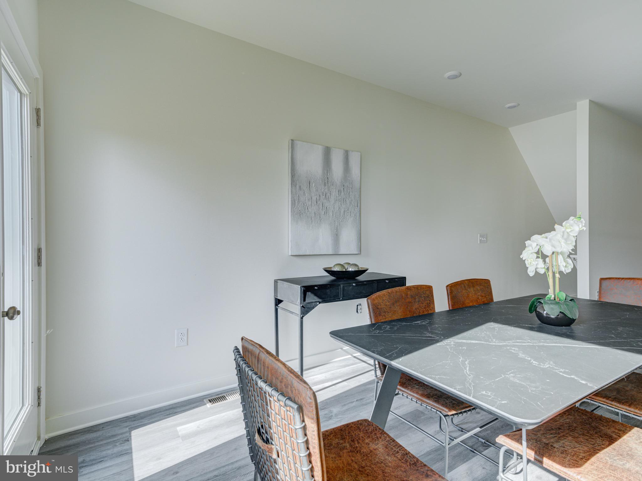 PORT RICHMOND - Residential