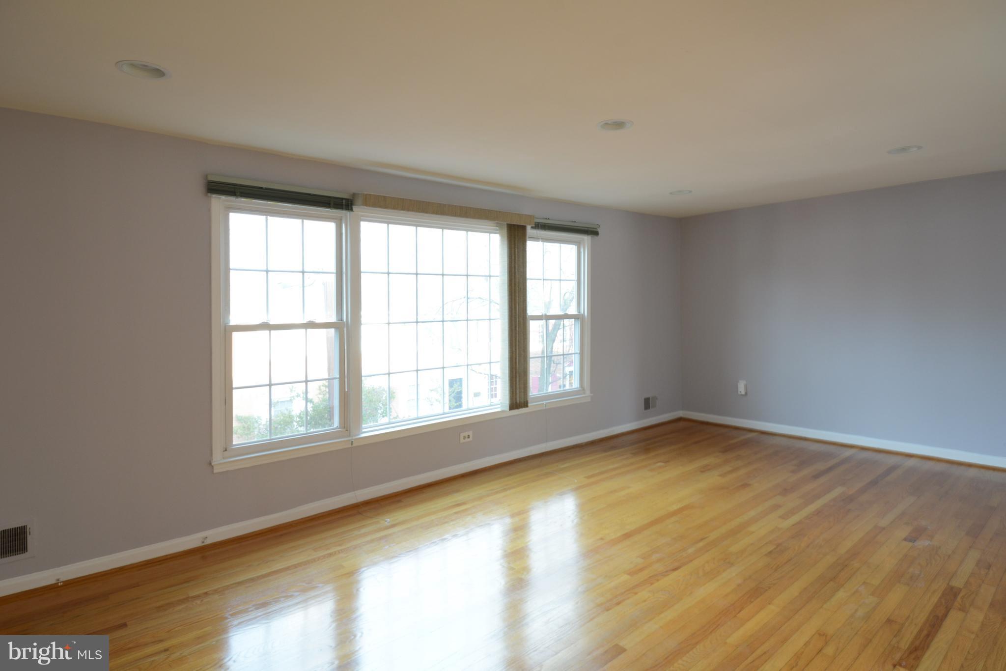 GREENWICH HILL - Residential