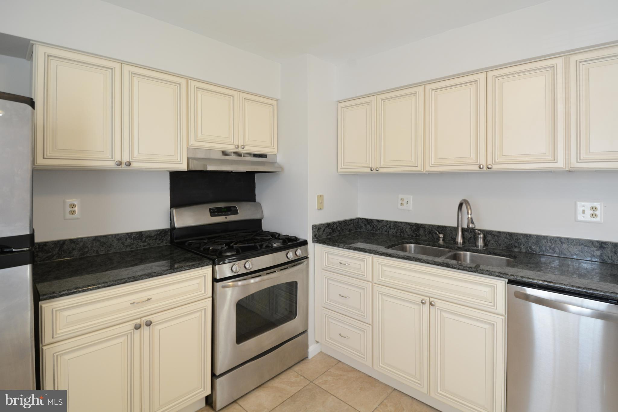 GREENWICH HILL - Residential