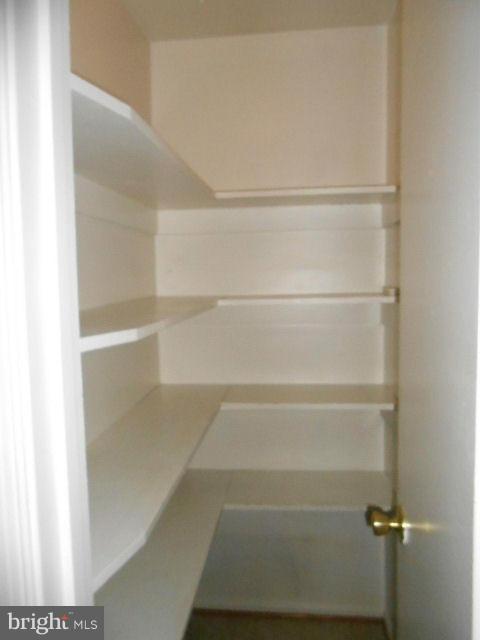 GREENWICH HILL - Residential