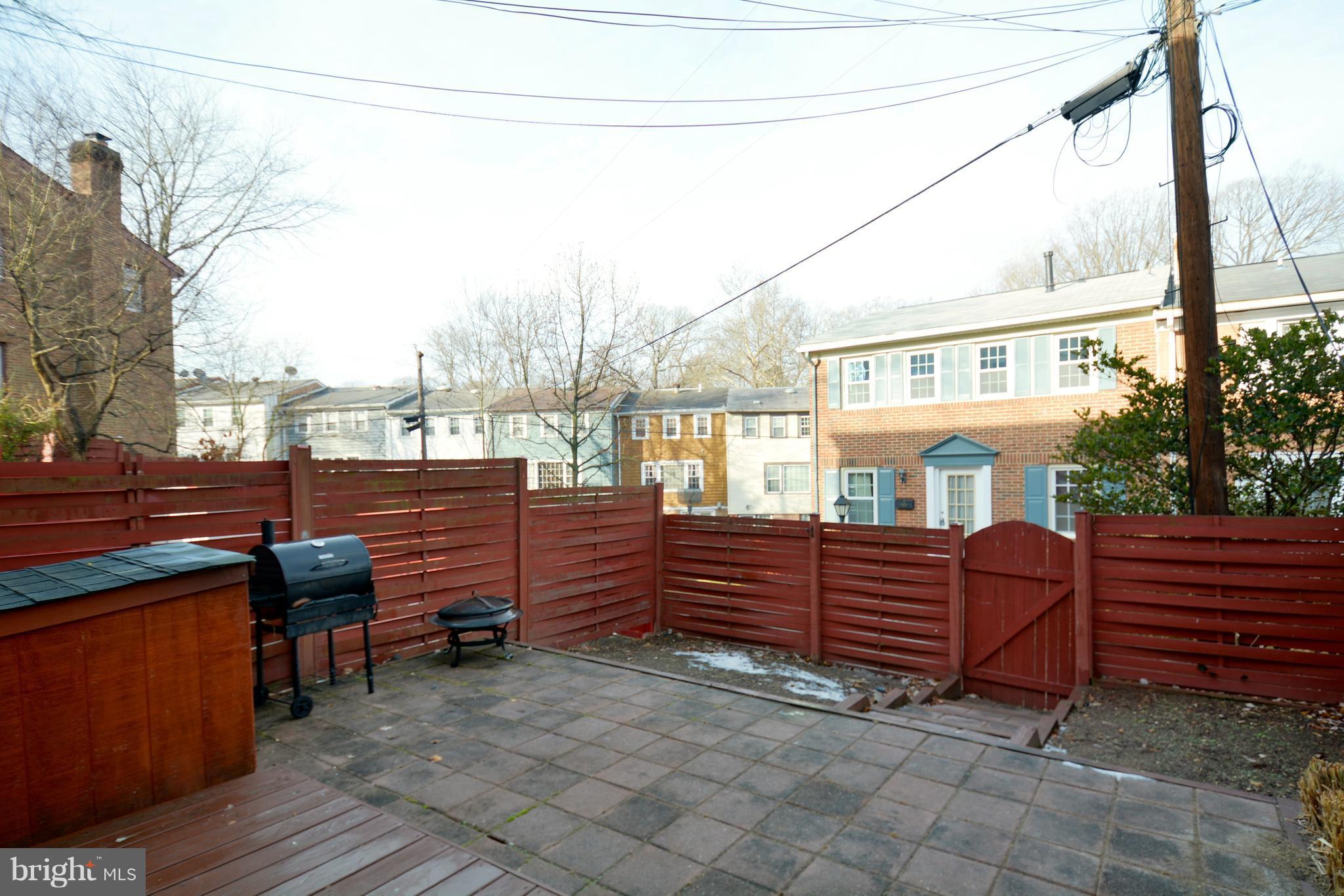 GREENWICH HILL - Residential