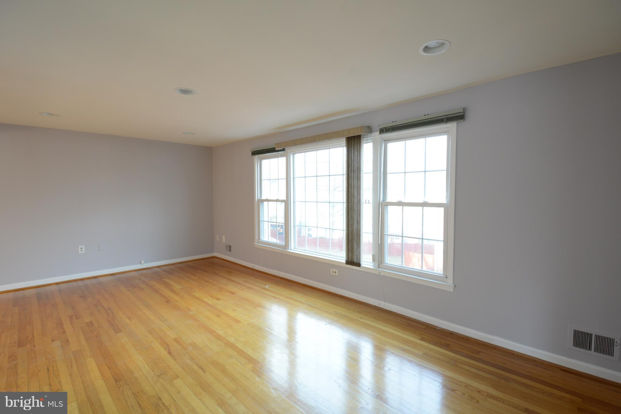 GREENWICH HILL - Residential