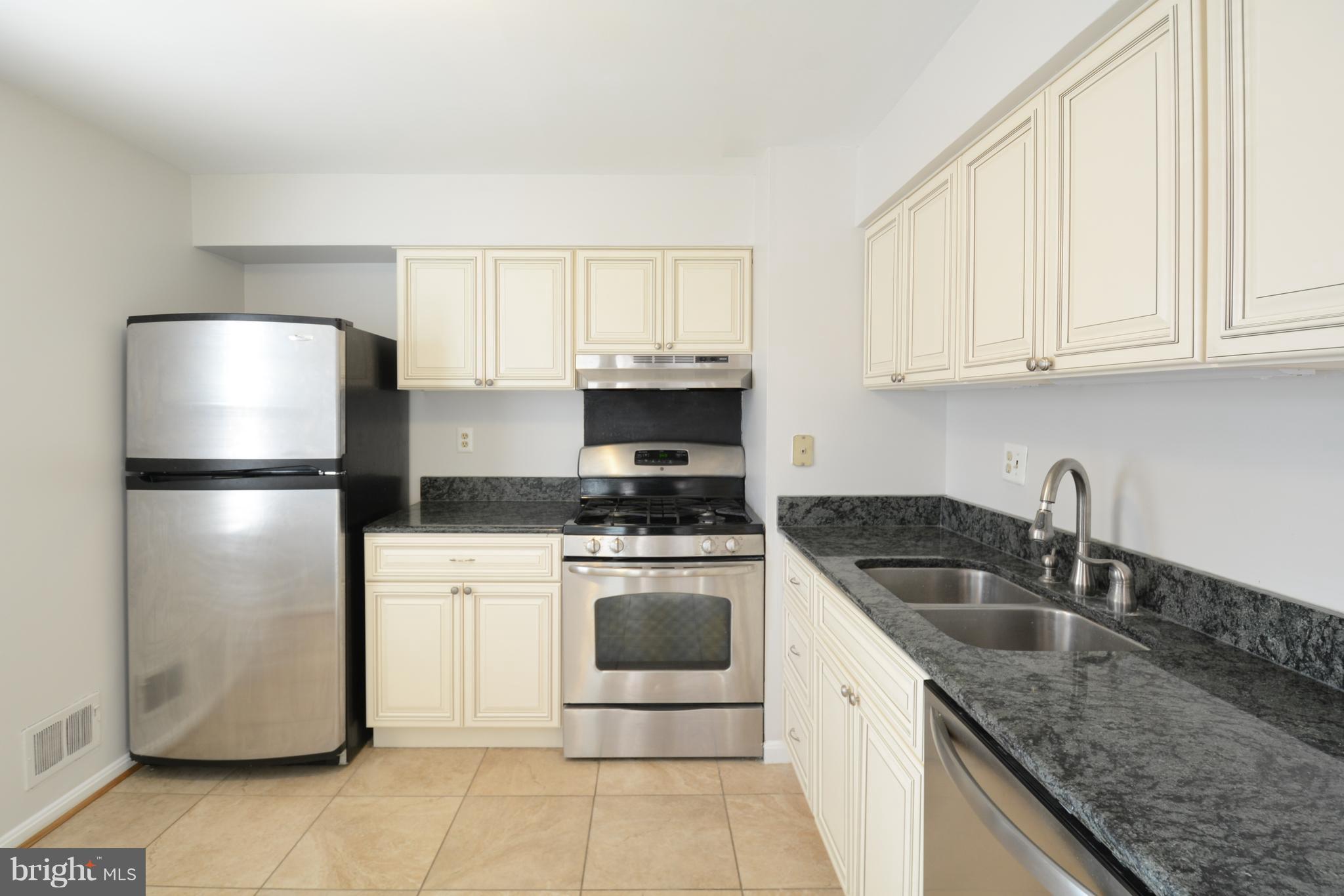 GREENWICH HILL - Residential