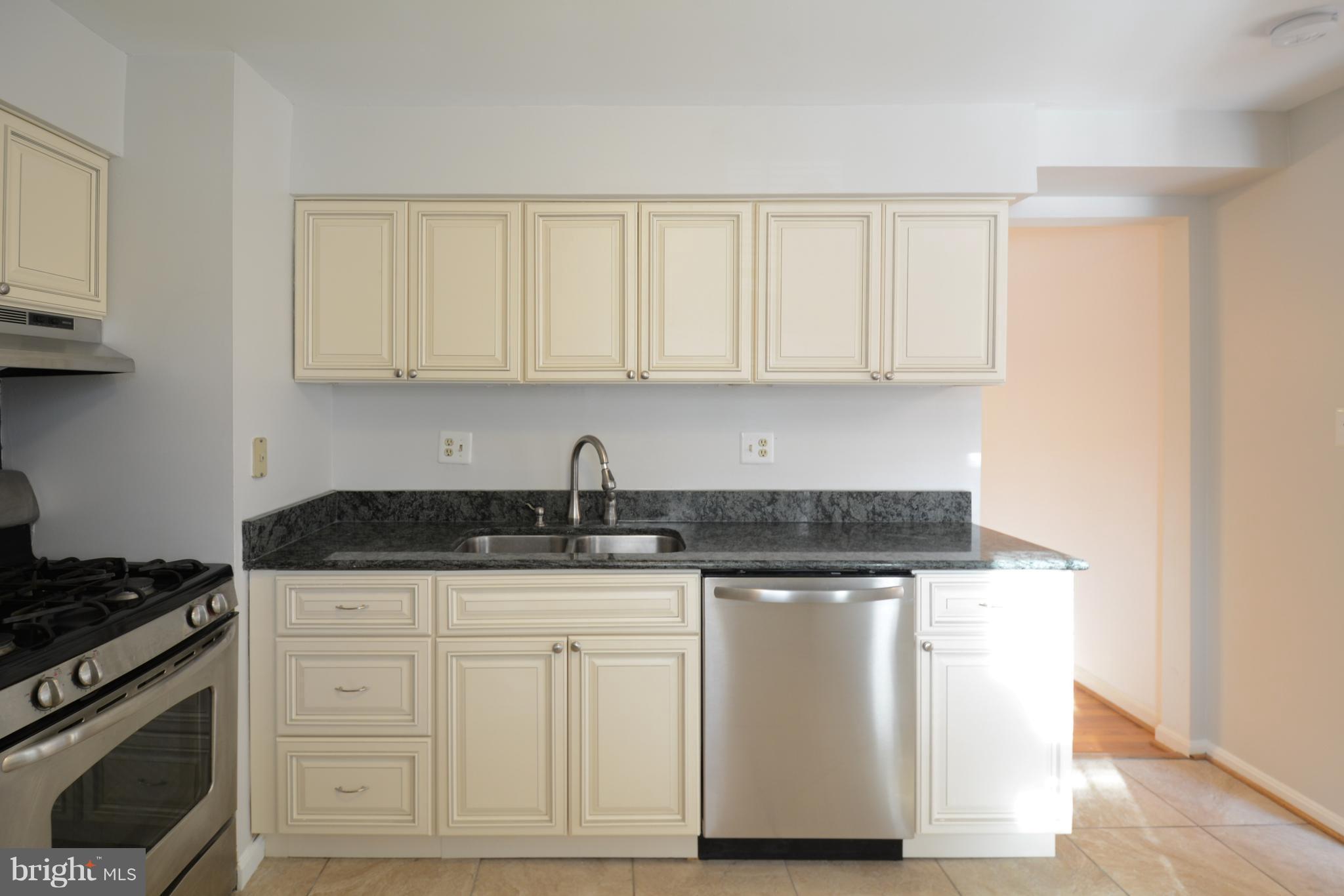 GREENWICH HILL - Residential