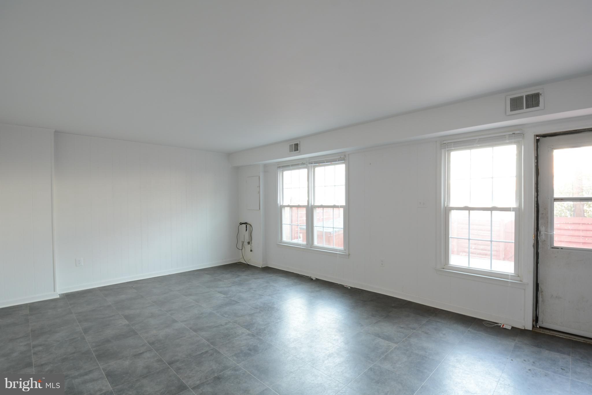 GREENWICH HILL - Residential