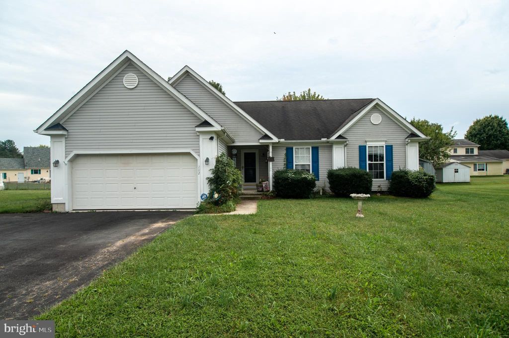 Photo of 202 W Darby Circle, DOVER, DE 19904 (MLS # DEKT2041208)