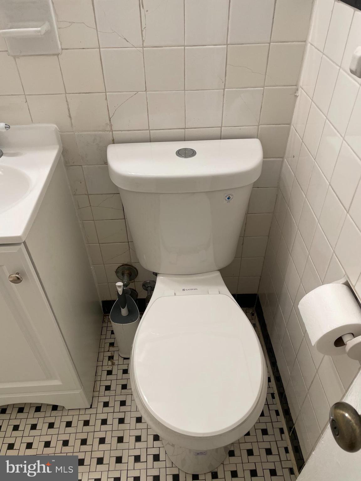 POTOWMACK CROSSING - Residential Lease