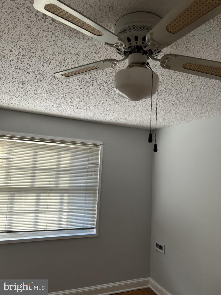 POTOWMACK CROSSING - Residential Lease