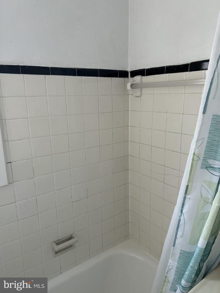 POTOWMACK CROSSING - Residential Lease