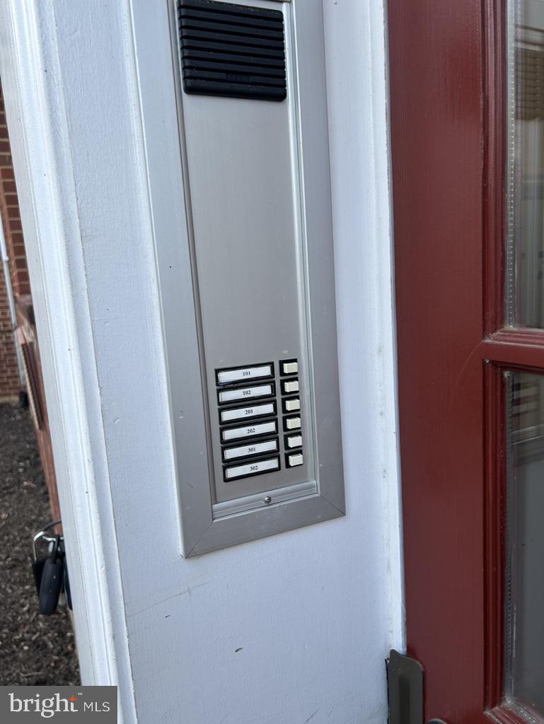 POTOWMACK CROSSING - Residential Lease