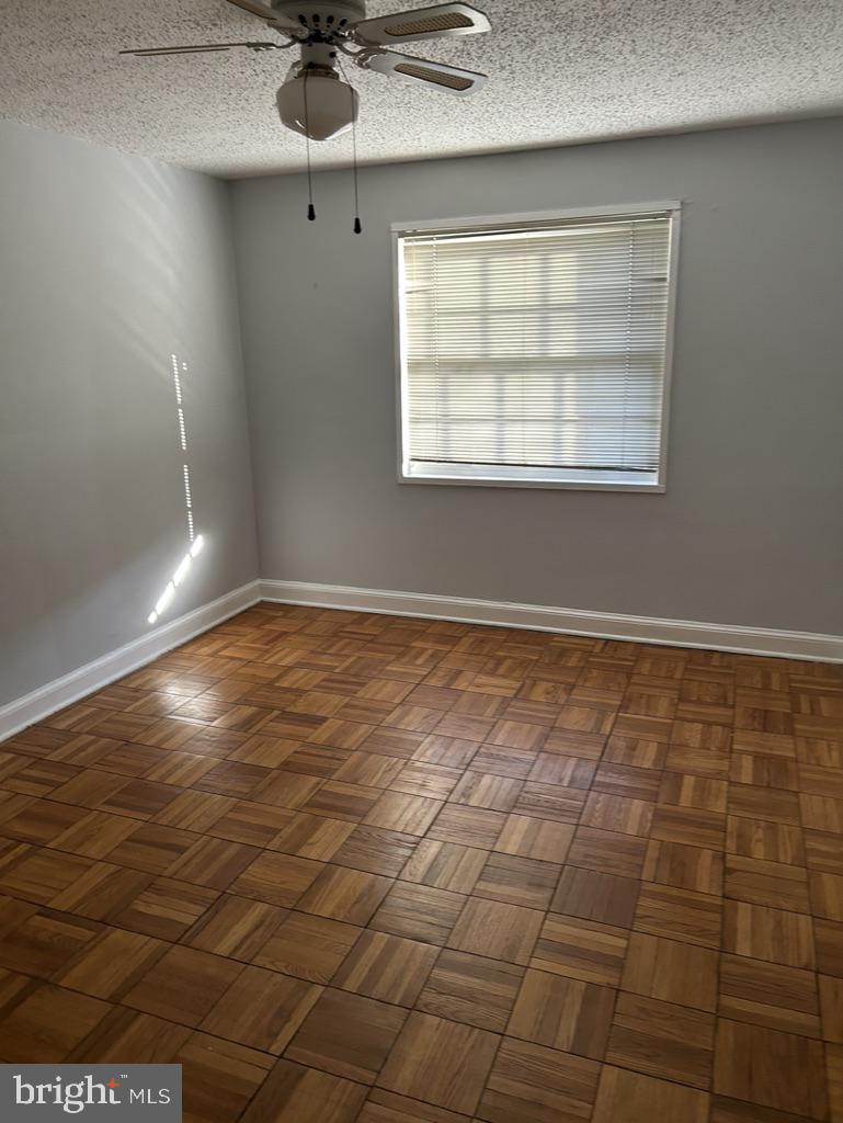 POTOWMACK CROSSING - Residential Lease