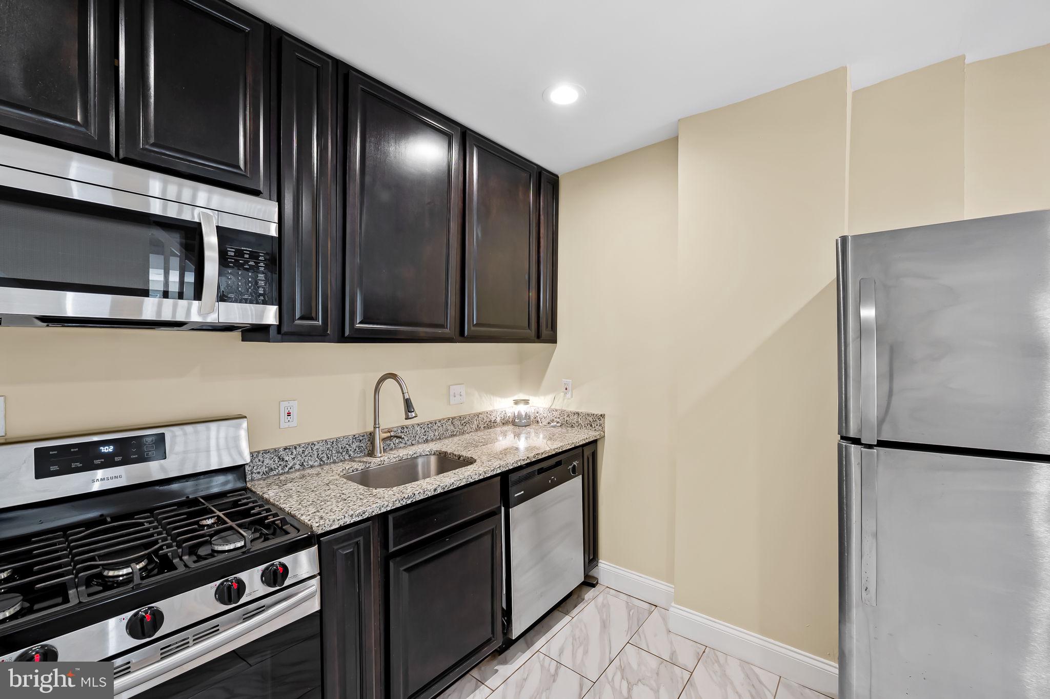 HIGHLANDTOWN - Residential