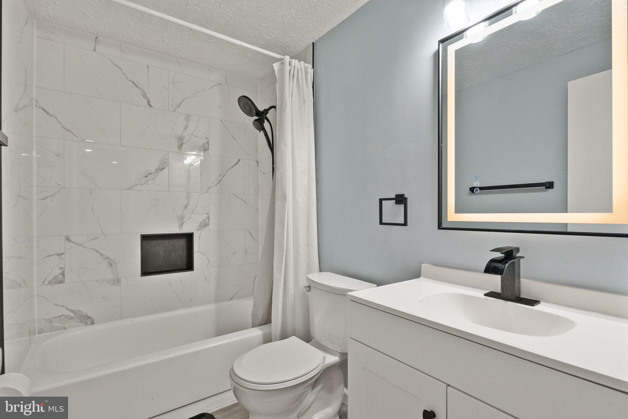 CLINTON PLAZA TOWNHOUSES - Residential