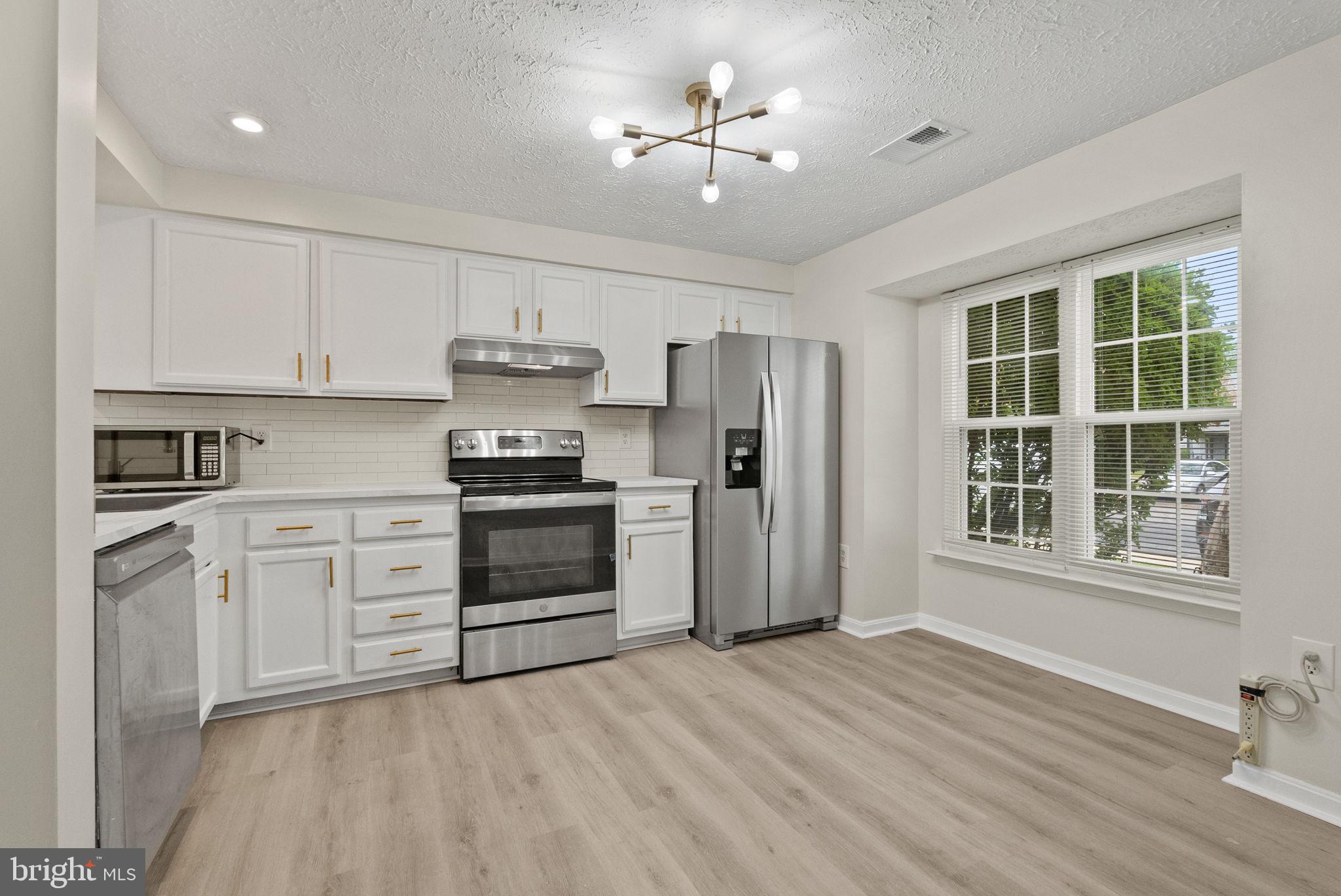 CLINTON PLAZA TOWNHOUSES - Residential